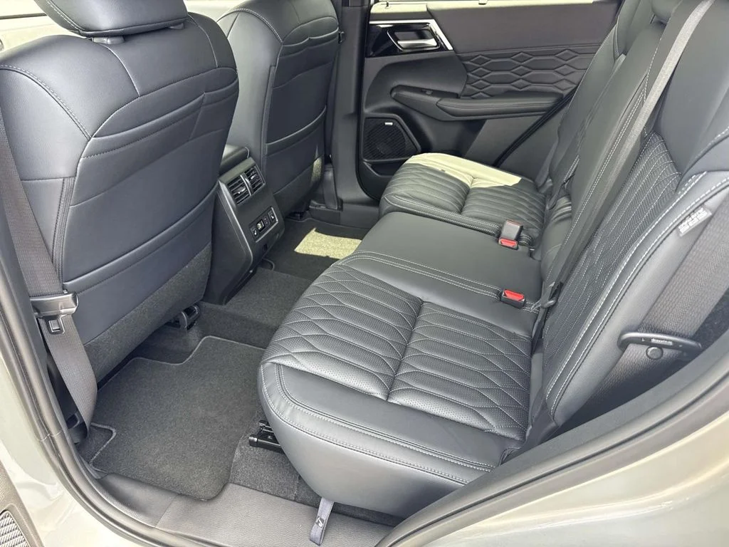 2026 Mitsubishi Outlander SE - Photo 28