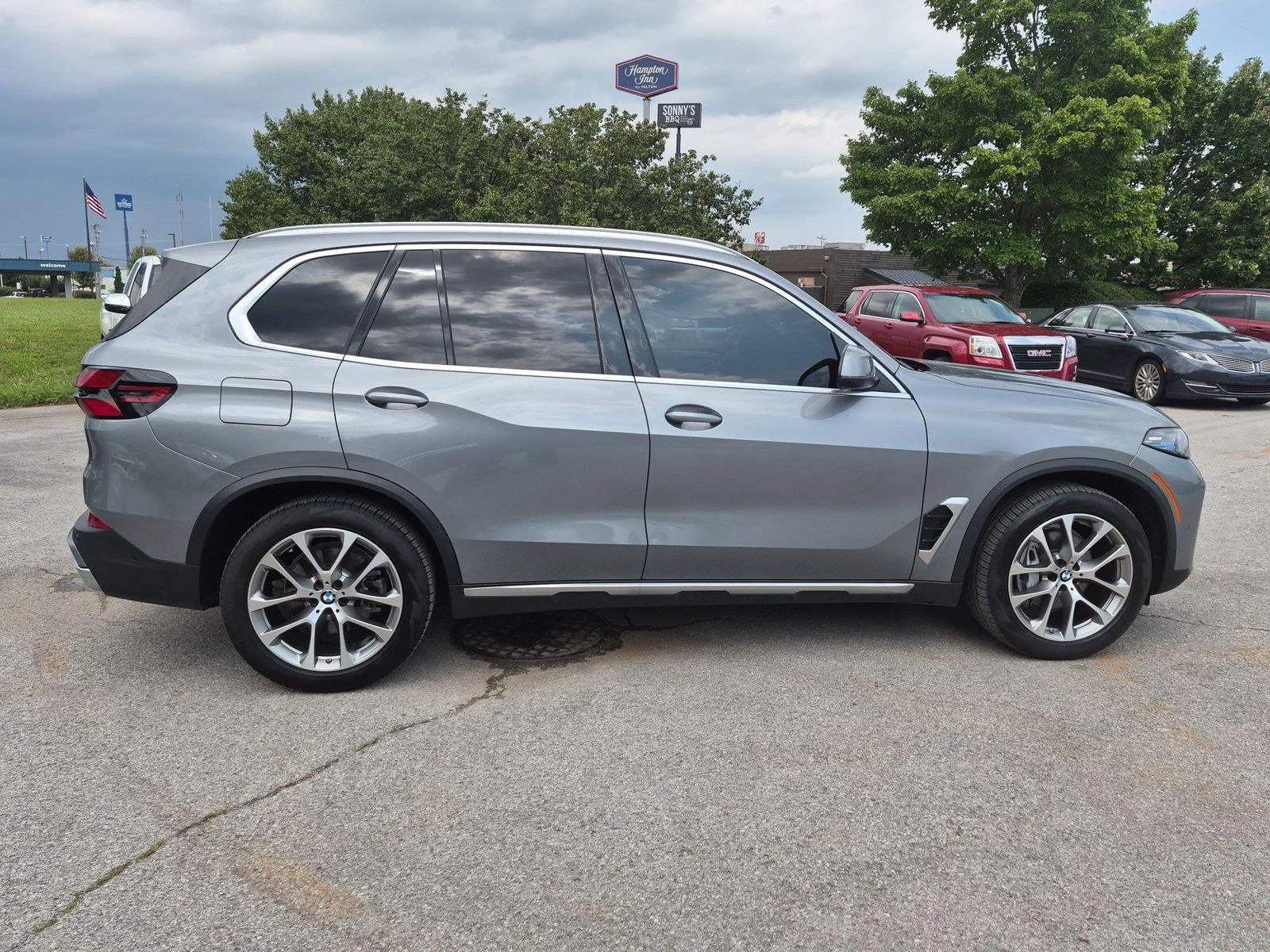 Certified Used 2025 Skyscraper Grey Metallic BMW xDrive40i image 6