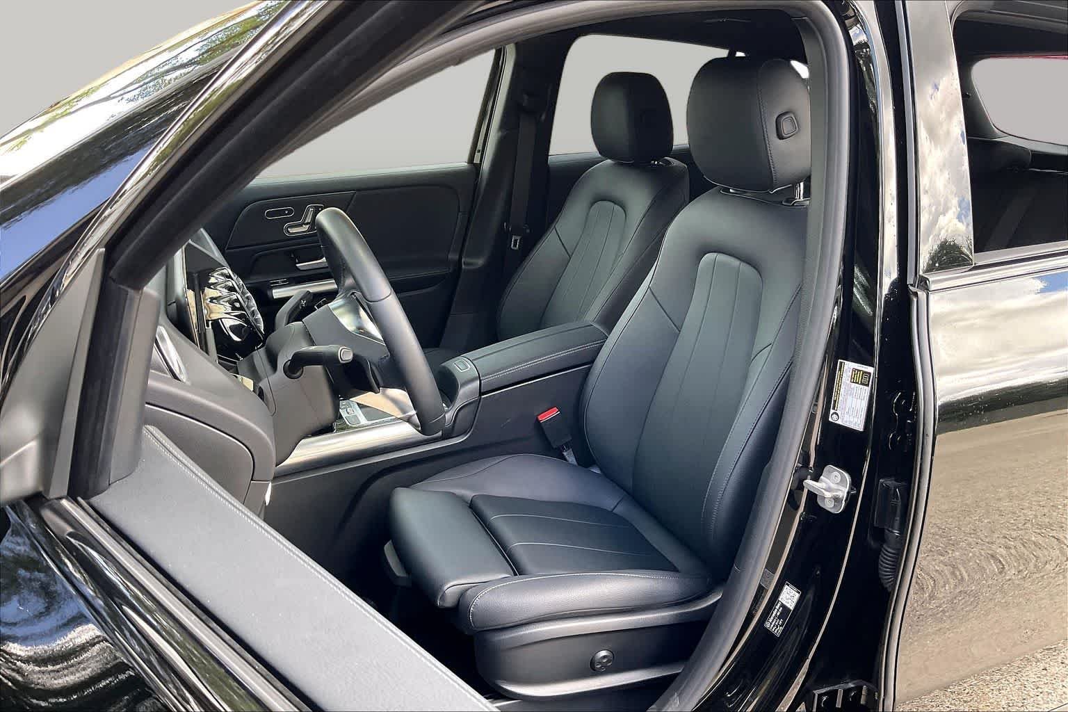 Certified Used 2026 Night Black Mercedes-Benz GLA 250 image 9