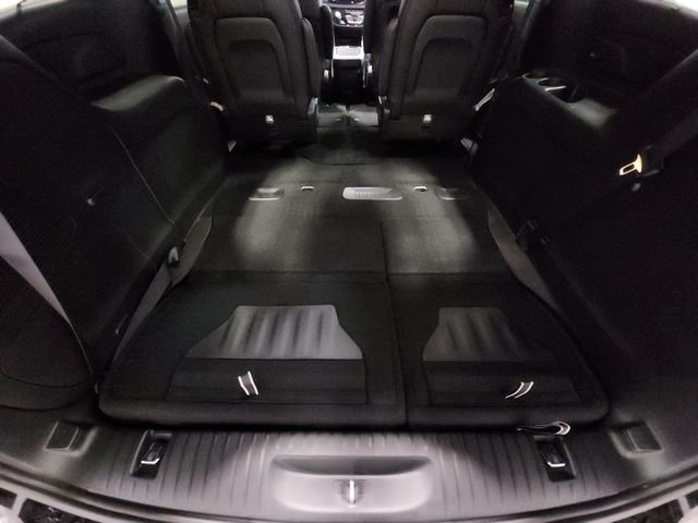 New 2027 Diamond Black Crystal Pearl-Coat Exterior Paint Chrysler Limited image 20