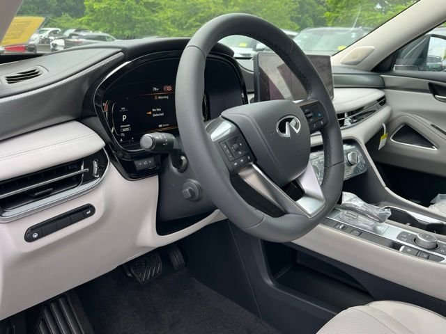 New 2027 Deep Emerald INFINITI Luxe AWD image 11