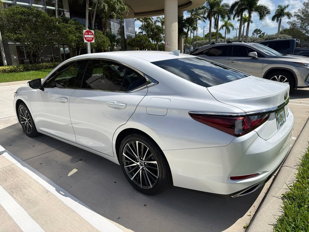 Used 2025 White Lexus ES 350 image 12