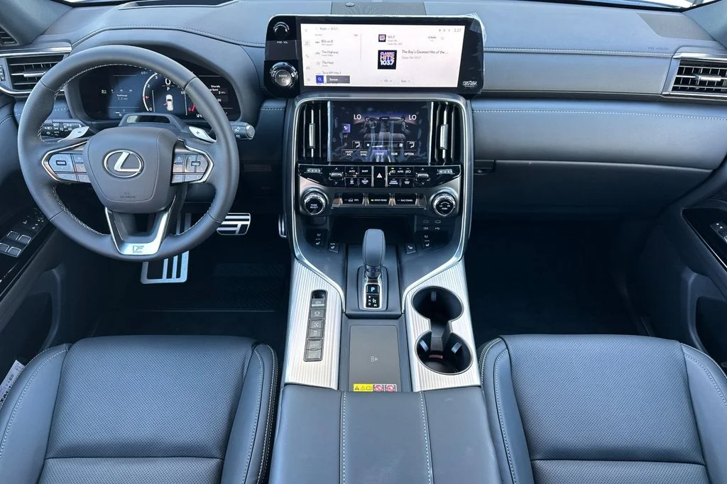 2026 Lexus LX 700h F-Sport - Photo 13