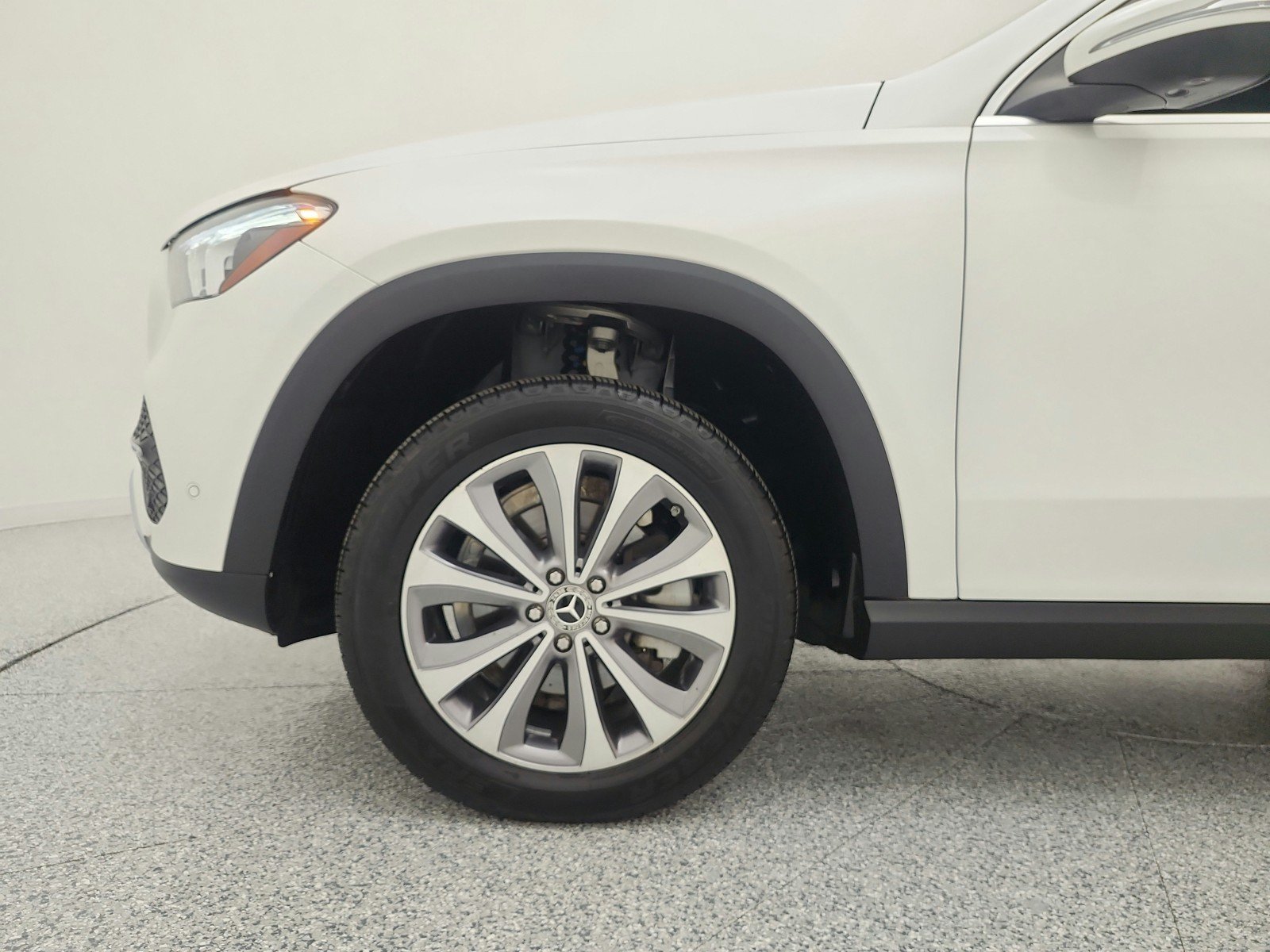 Certified Used 2023 Polar White Mercedes-Benz GLE 350 4MATIC® SUV image 18