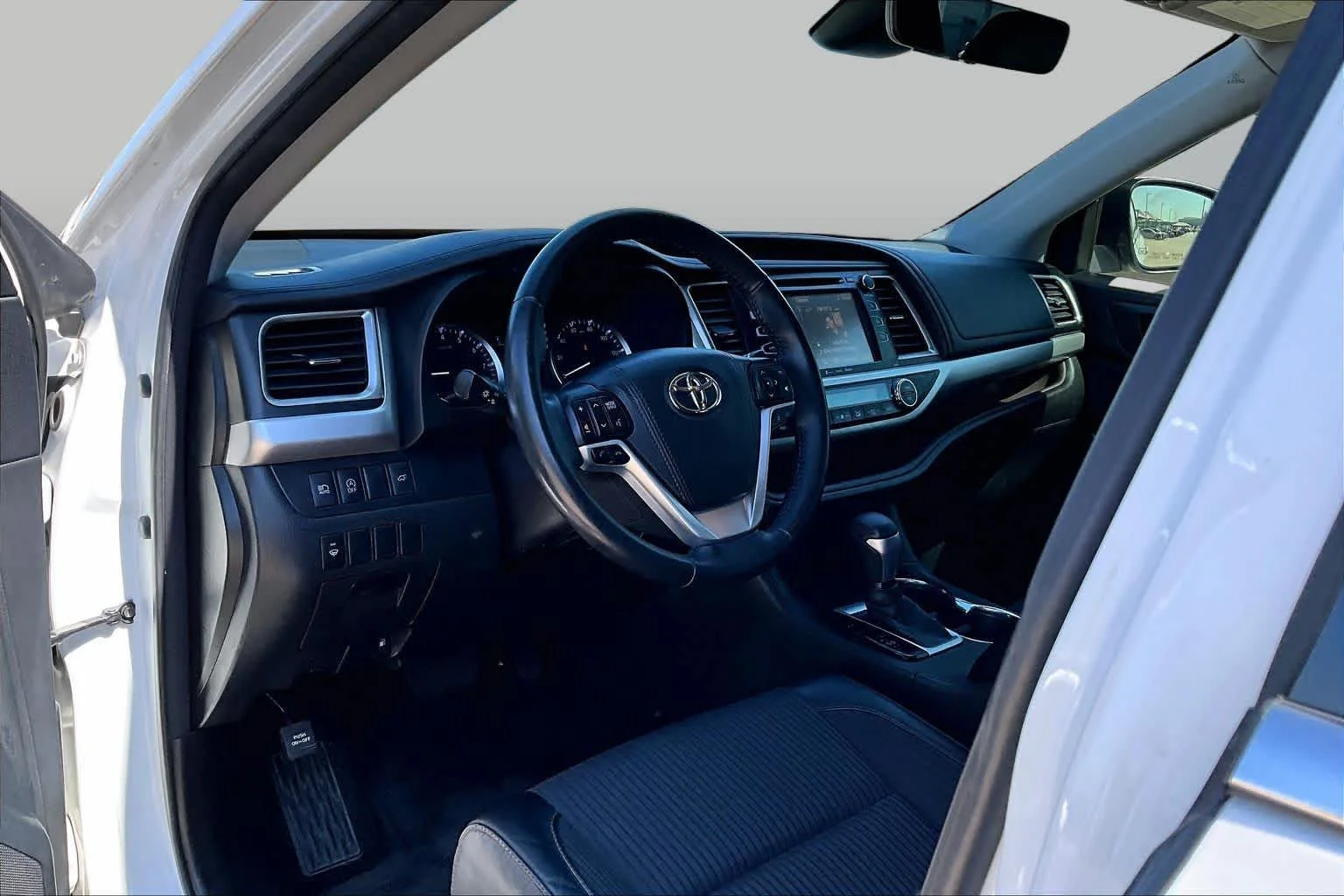 Used 2017 Blizzard Pearl Toyota LE image 16