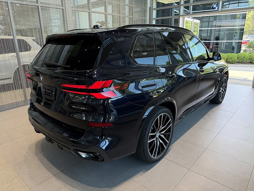 New 2026 Carbon Black Metallic BMW xDrive40i image 6