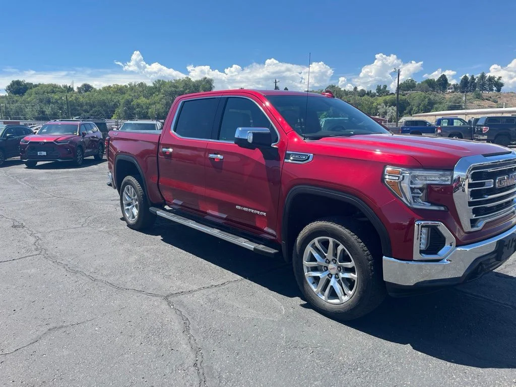 Used 2020 Quartz GMC SLT image 1