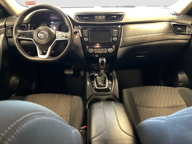 Used 2020 Red Nissan SV image 11