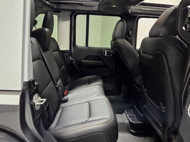 New 2026 Granite Crystal Metallic Clear-Coat Exterior Paint Jeep Sahara image 13