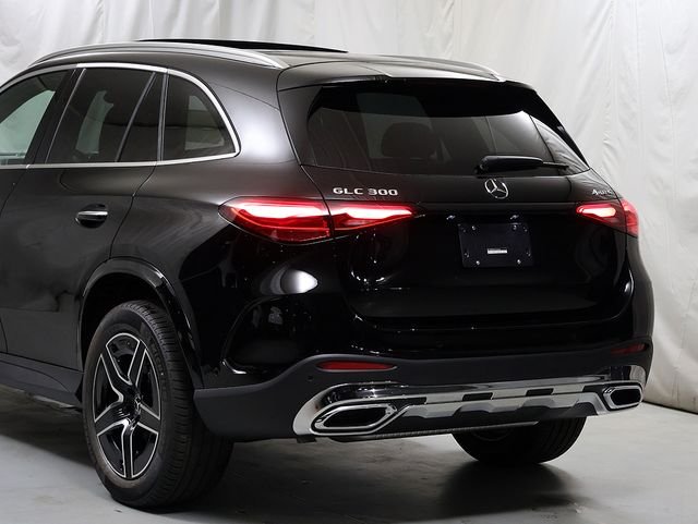 New 2026 Black Mercedes-Benz GLC 300 image 8