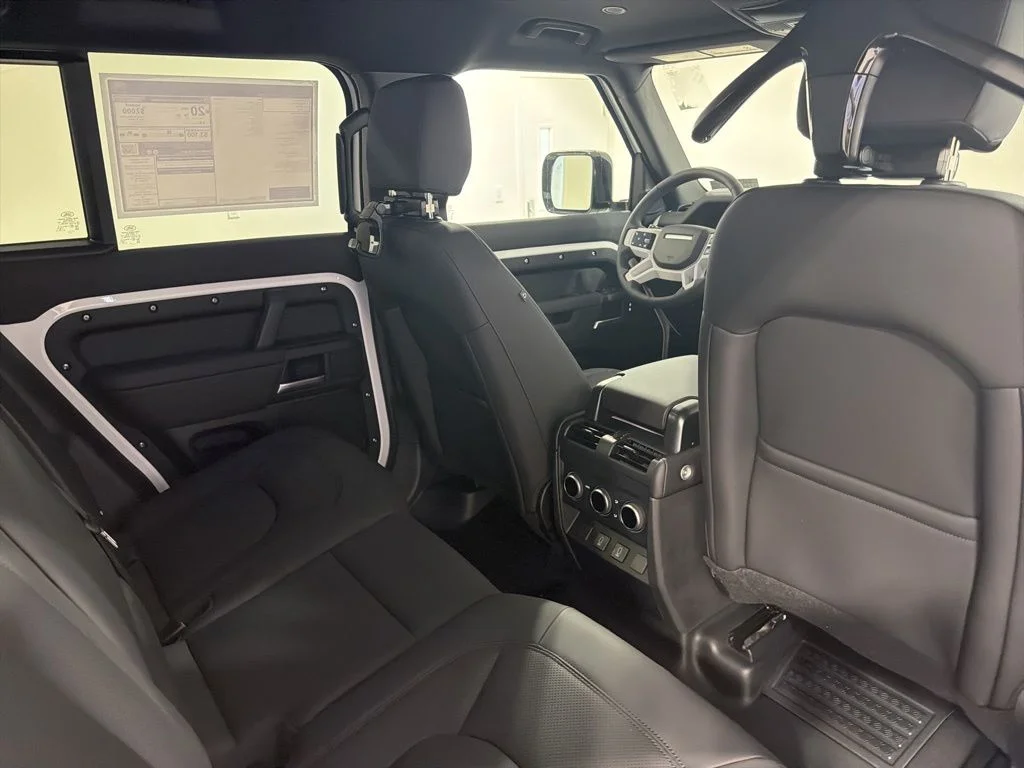 New 2026 Fuji White Land Rover S image 27