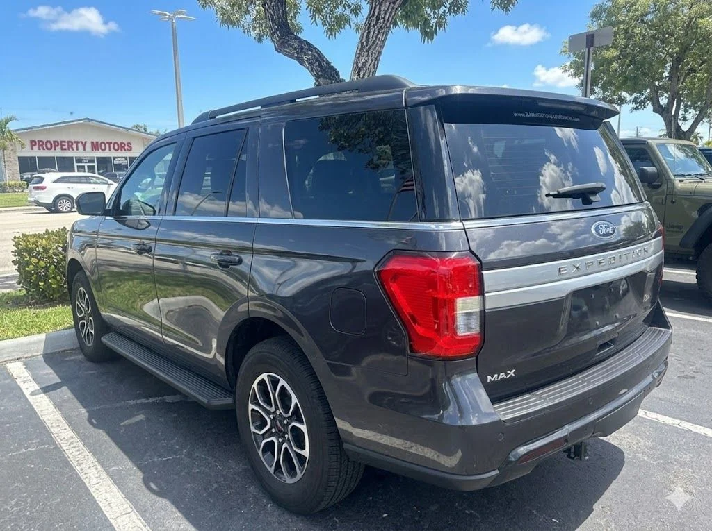 Used 2023 Gray Ford XLT image 3