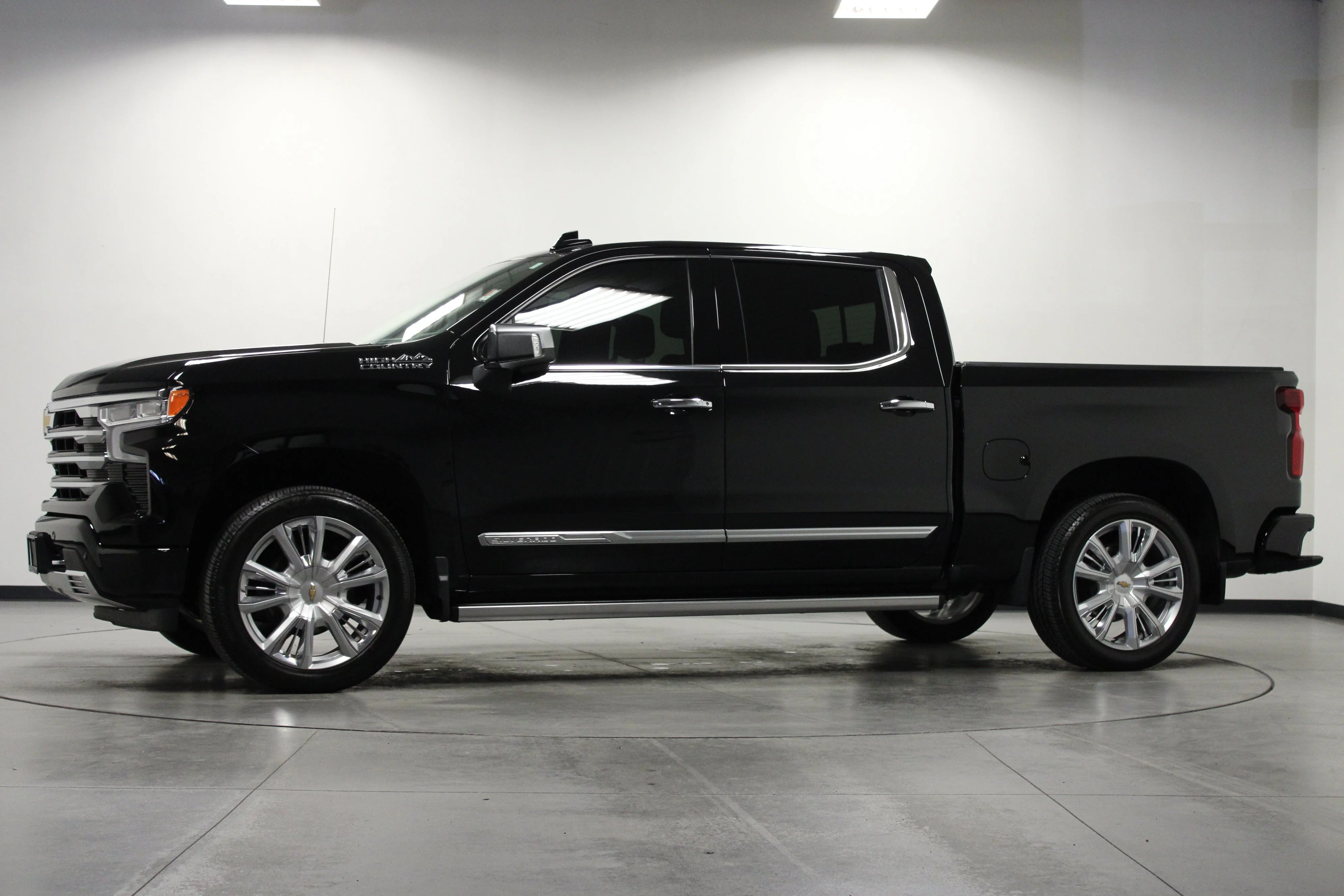 Used 2026 Black Chevrolet High Country image 7