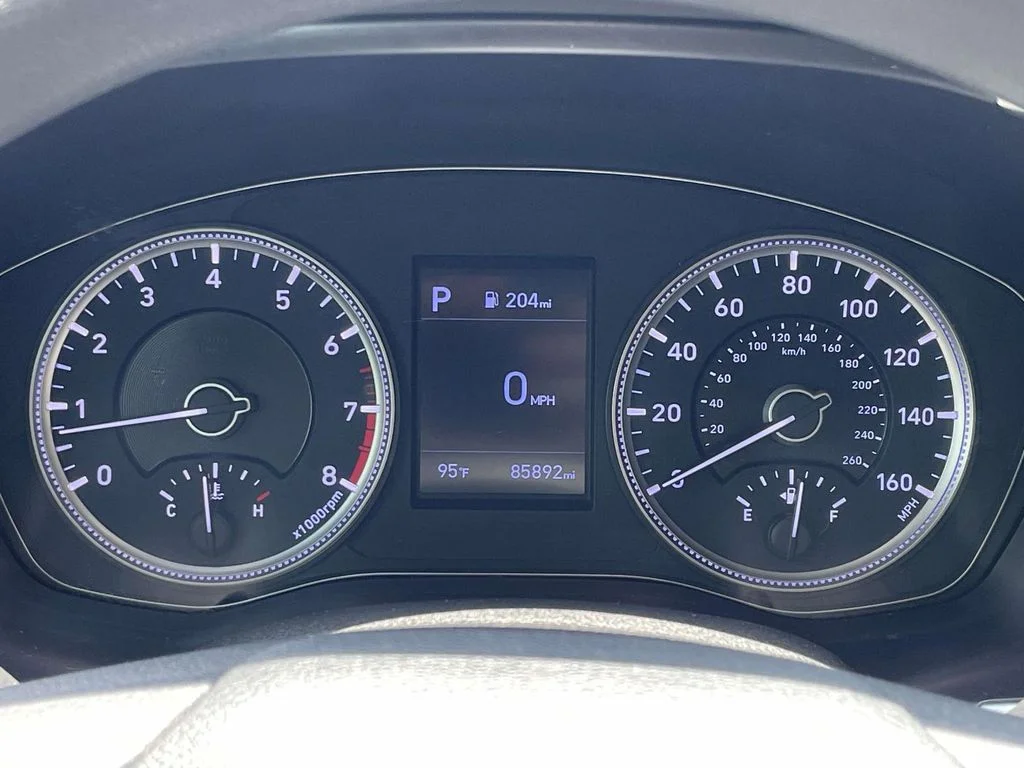 Used 2019 Brown Hyundai SE image 18