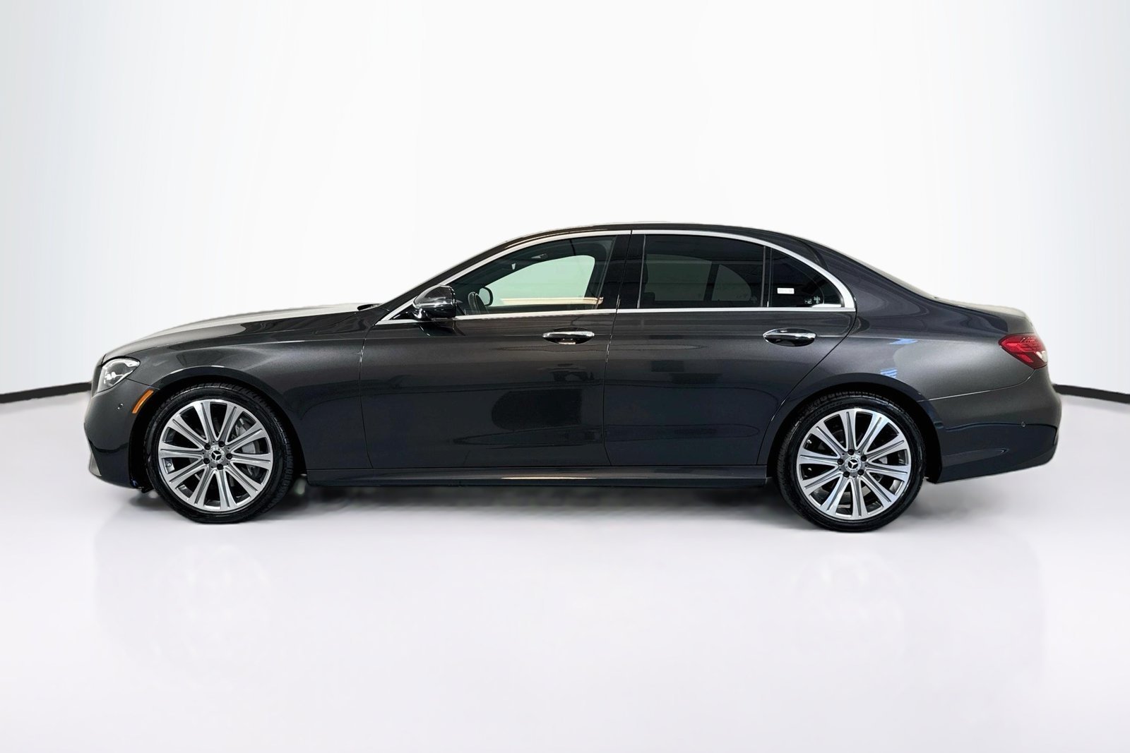 Used 2022 Graphite Grey Metallic Mercedes-Benz E 350 image 8