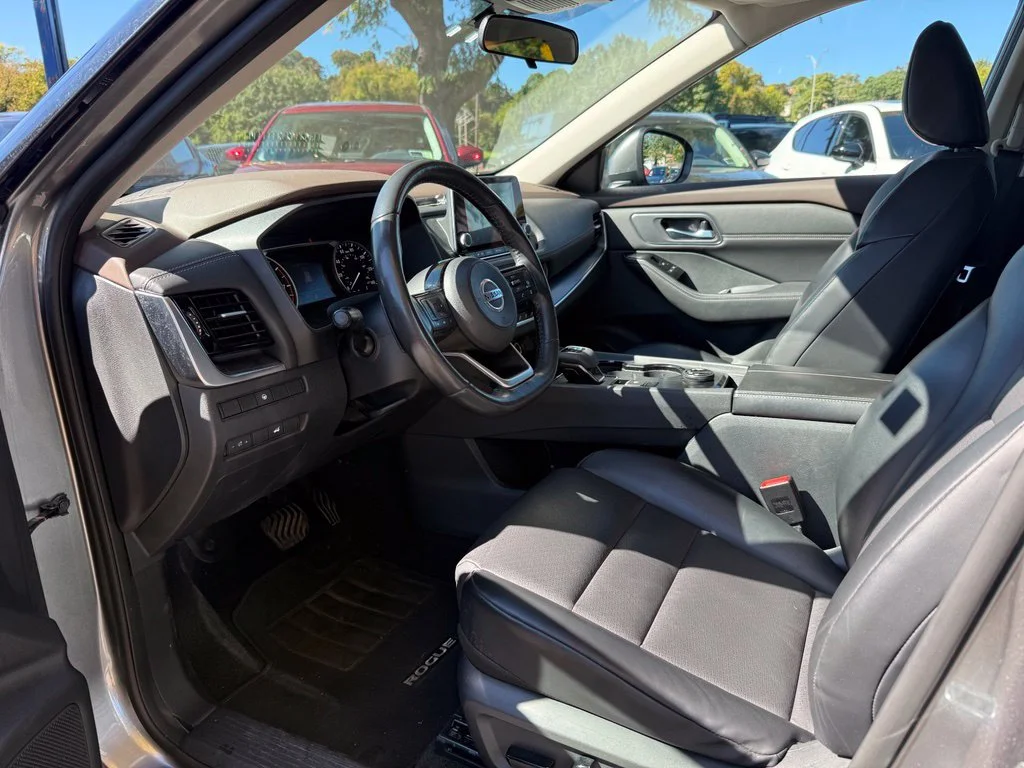 Used 2021 Gun Metallic Nissan SV image 20