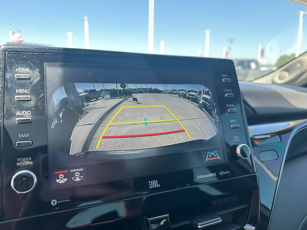 Used 2022  Toyota XSE V6 image 21
