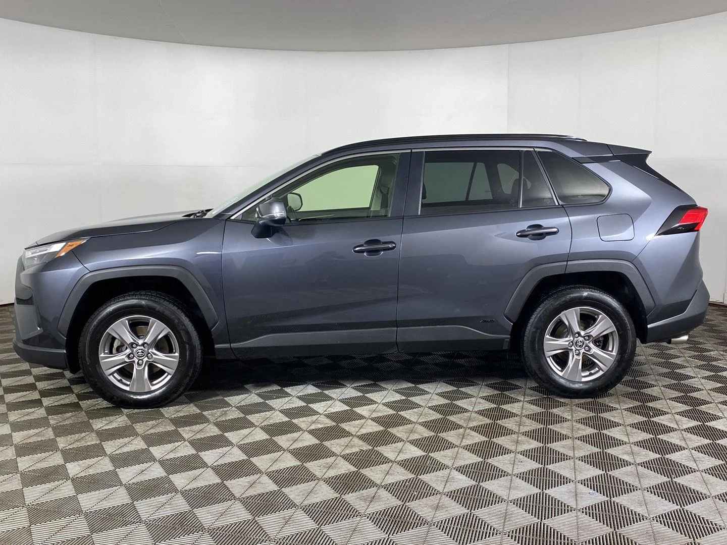 Used 2024 Magnetic Gray Metallic Toyota XLE image 6