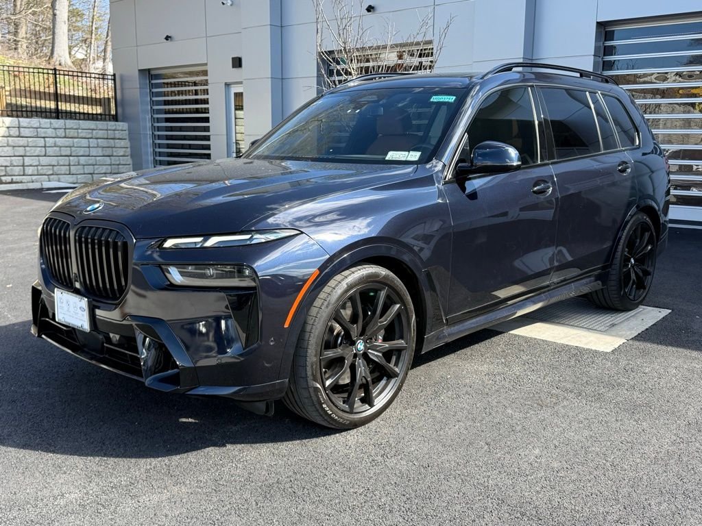 Used 2025 Black BMW xDrive40i image 3