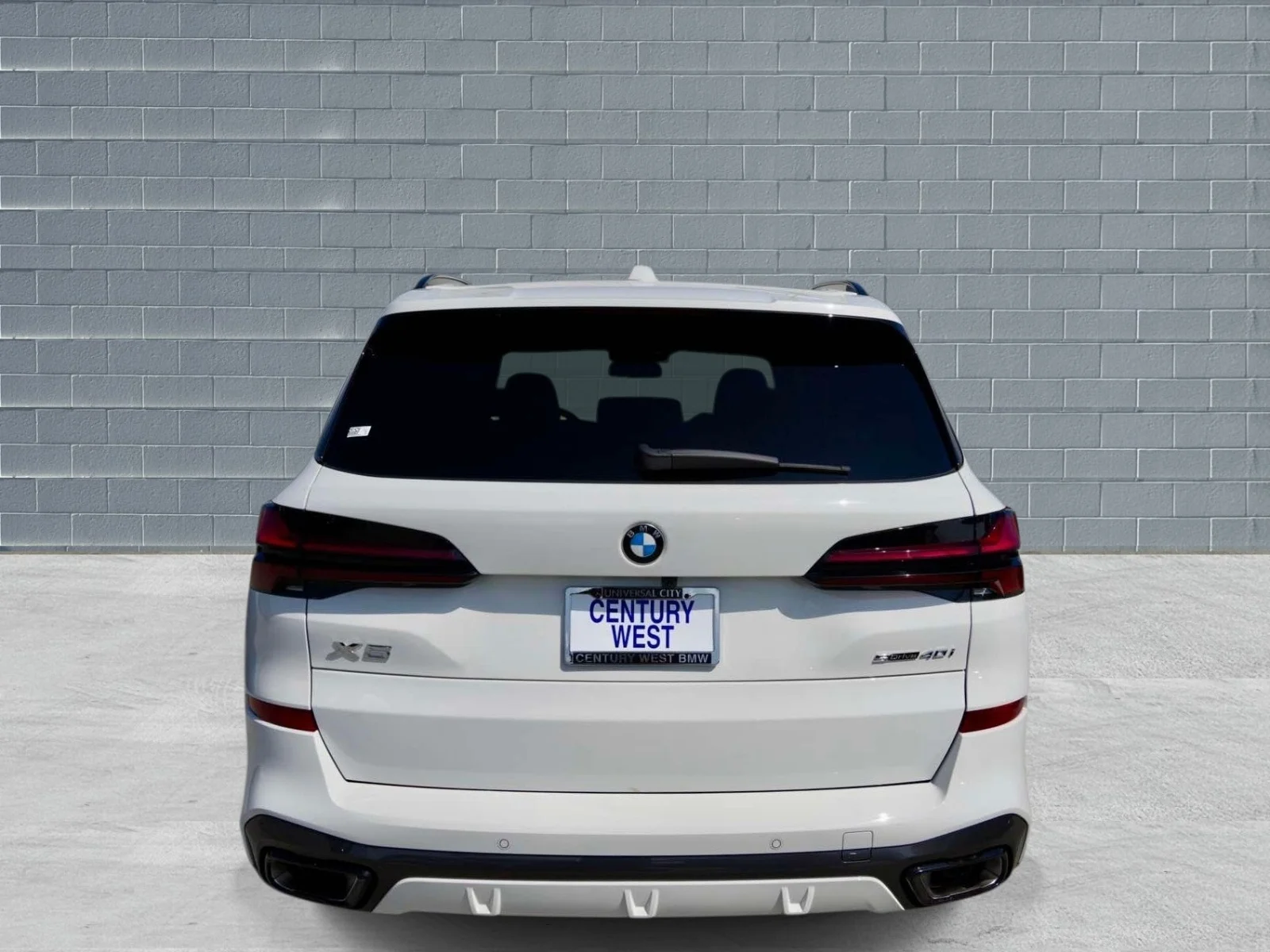 New 2026 Alpine White BMW sDrive40i image 4
