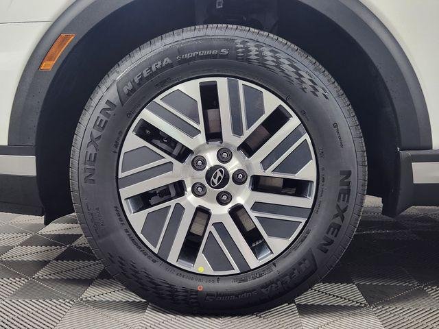 New 2026 White Hyundai SEL 8P image 12