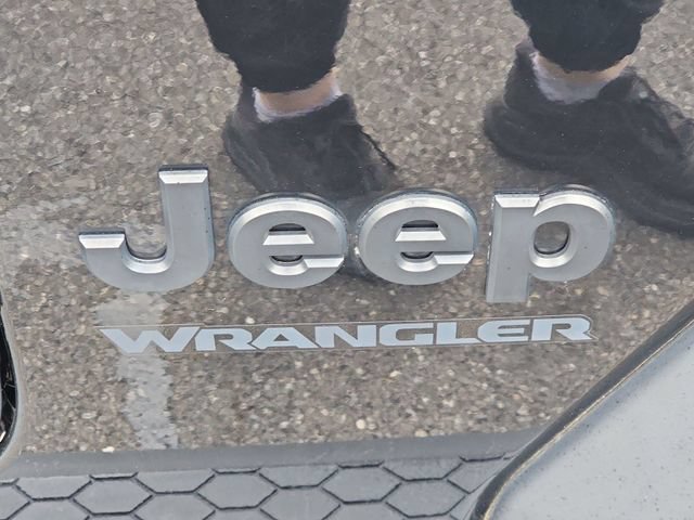 Used 2022 Black Jeep Sport S image 34