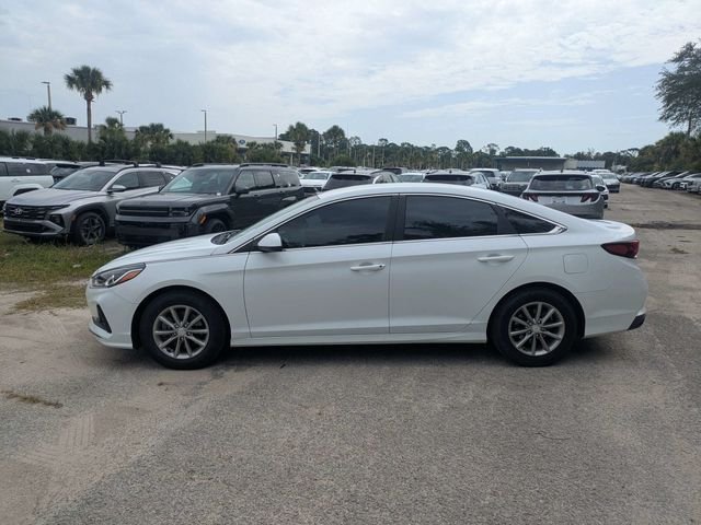Used 2019 White Hyundai SE image 6