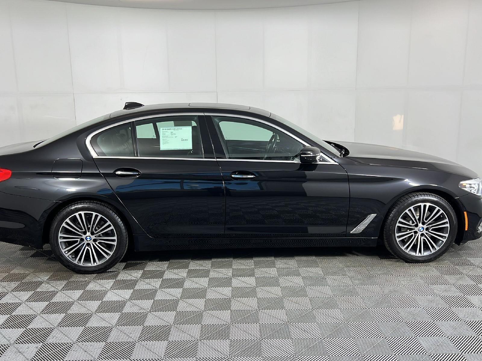 Used 2018 Black Sapphire Metallic BMW 530i xDrive image 9