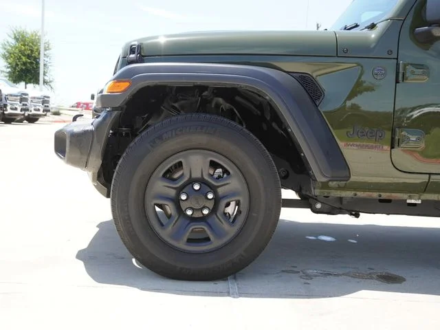 Used 2022 Green Jeep Unlimited Sport image 5