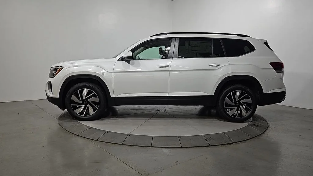 New 2026 White/off-white Volkswagen 2.0T SE w/Technology image 2