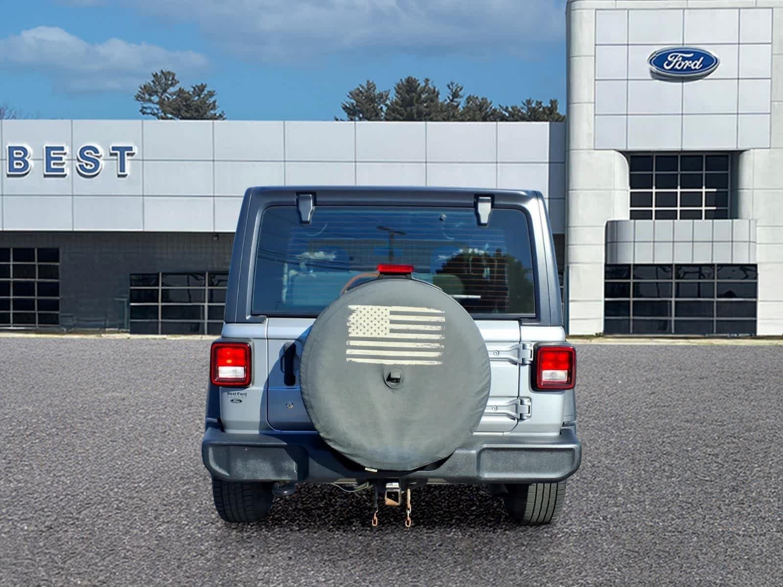 Used 2021 Billet Silver Metallic Clearcoat Jeep Sport image 5