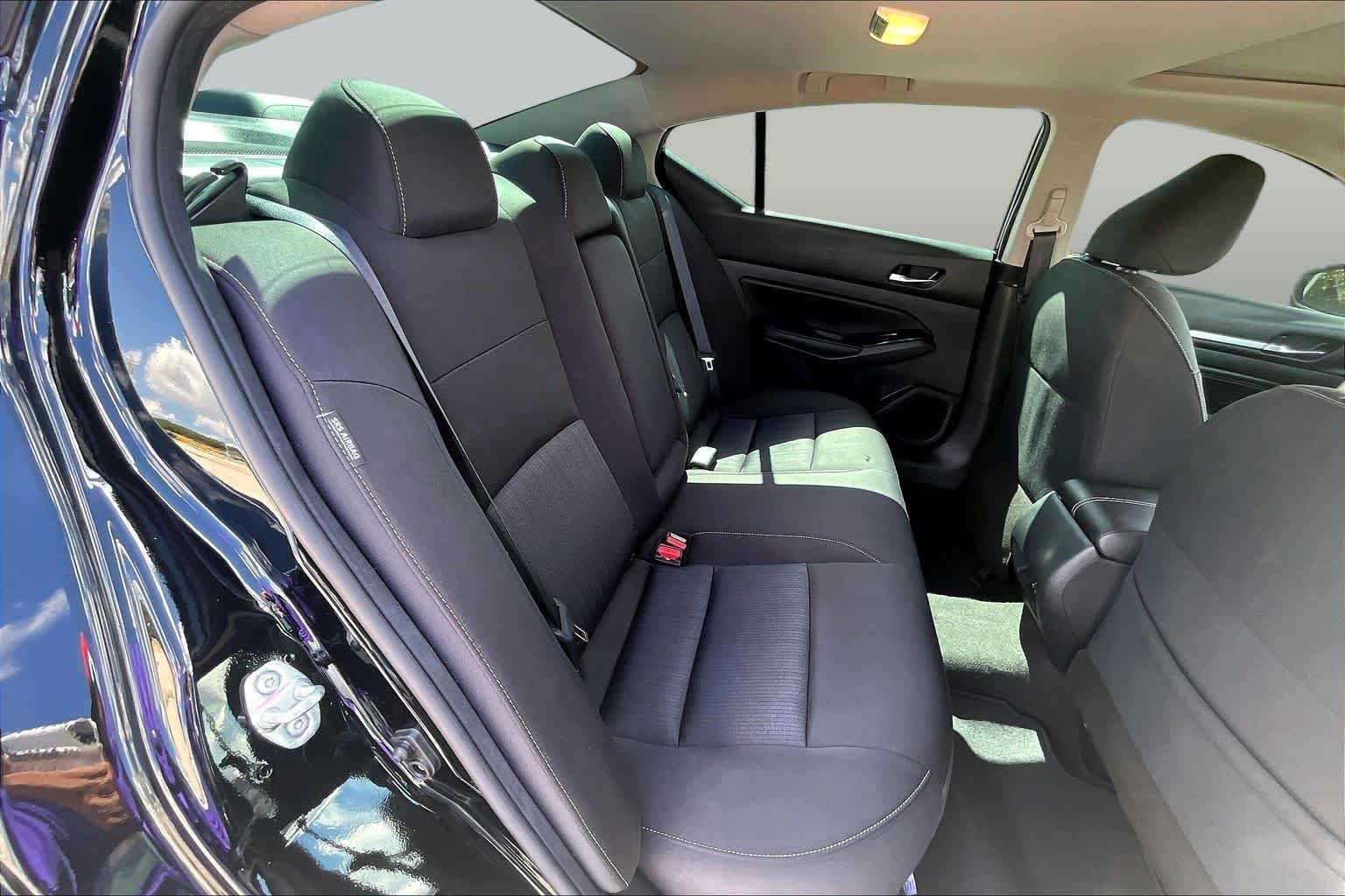 Used 2022 Super Black Nissan 2.5 SV image 20