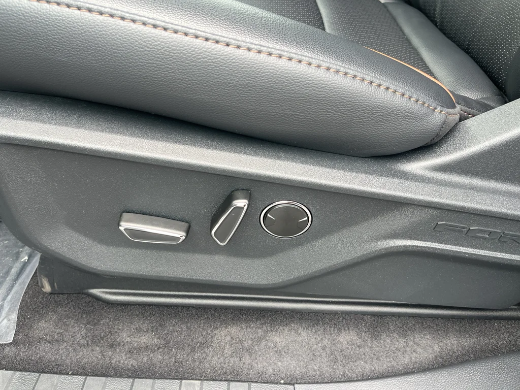 New 2026 Star White Metallic Tri-Coat Ford Lariat® image 20