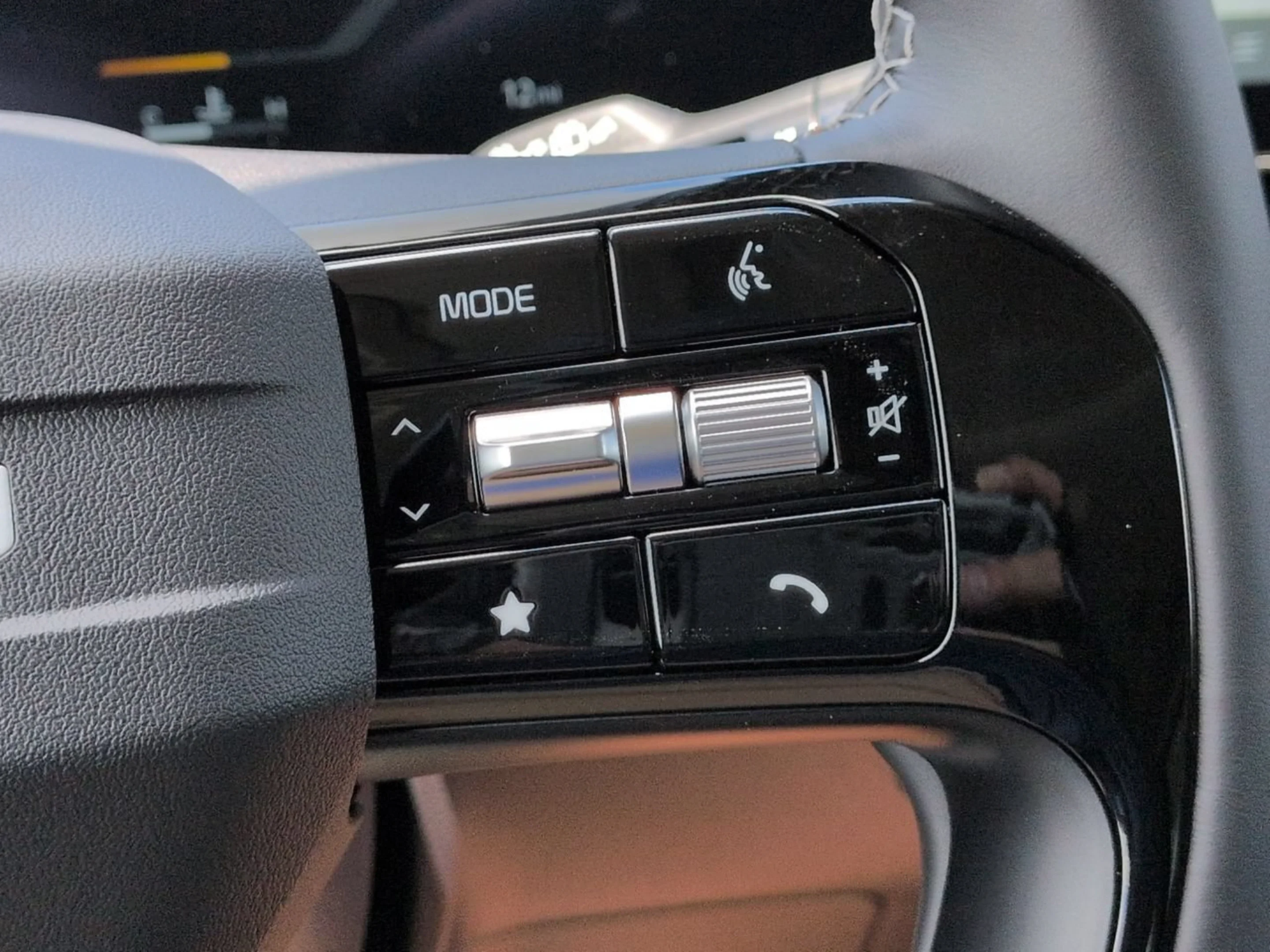 New 2027 Ivory Silver Kia SX Prestige image 47