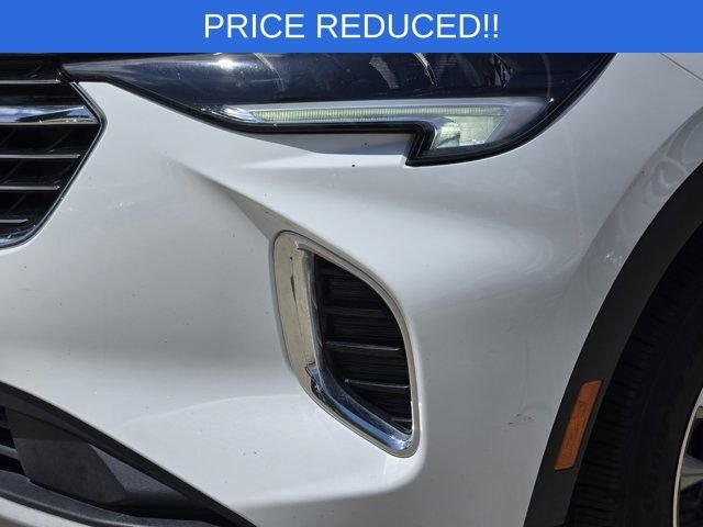 Used 2023 White Buick Preferred image 9