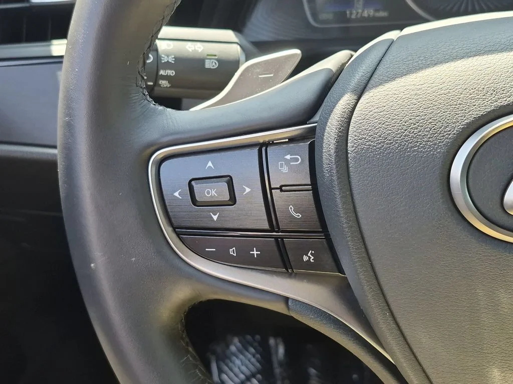 Used 2024 Black Lexus 350 image 17