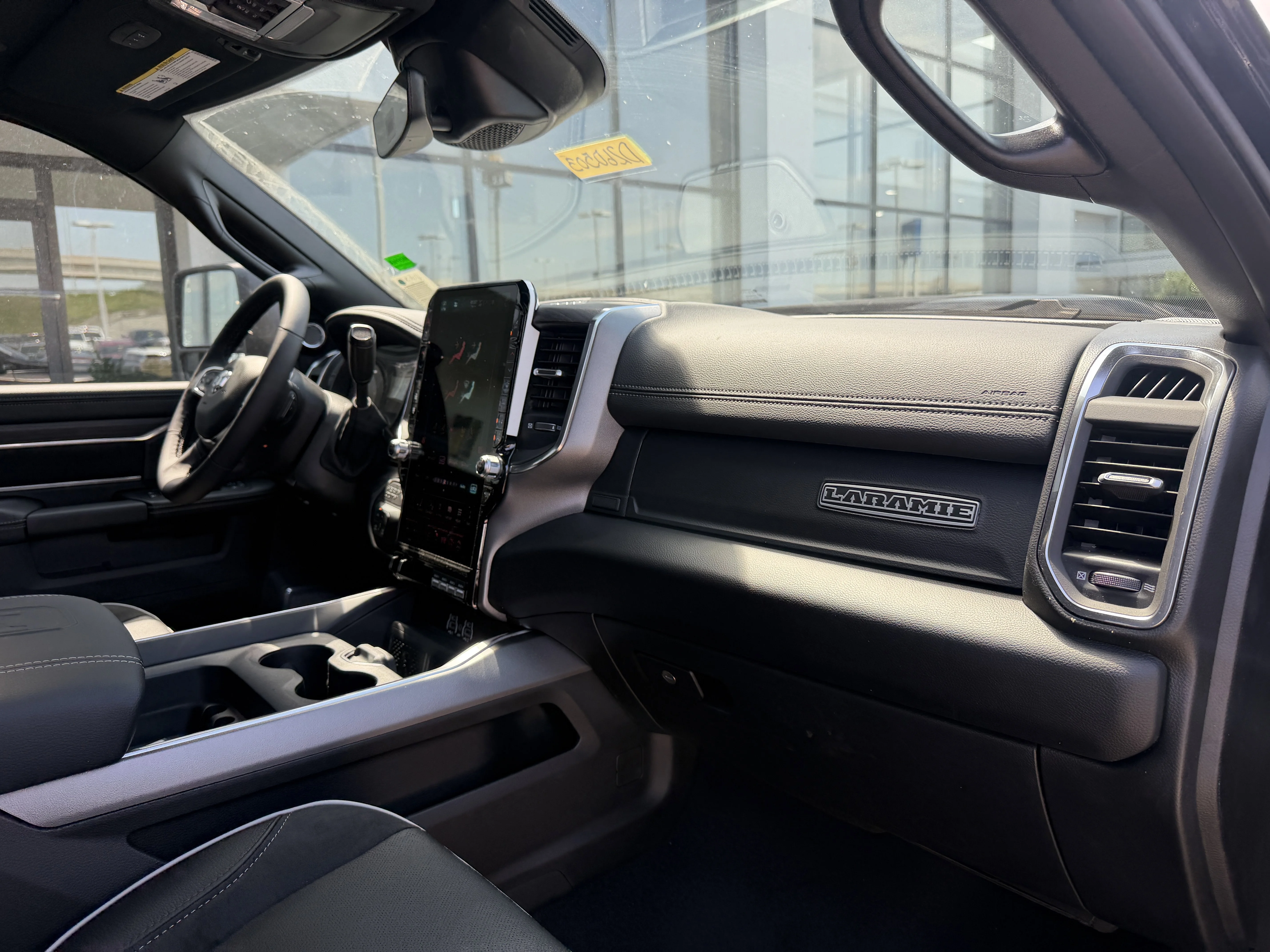 New 2026 Diamond Black Crystal Pearl-Coat Exterior Paint RAM Laramie image 23