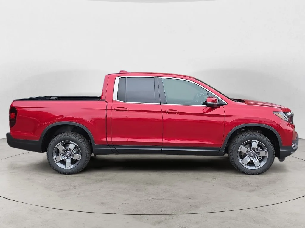New 2026 Radiant Red Metallic II Honda RTL image 4