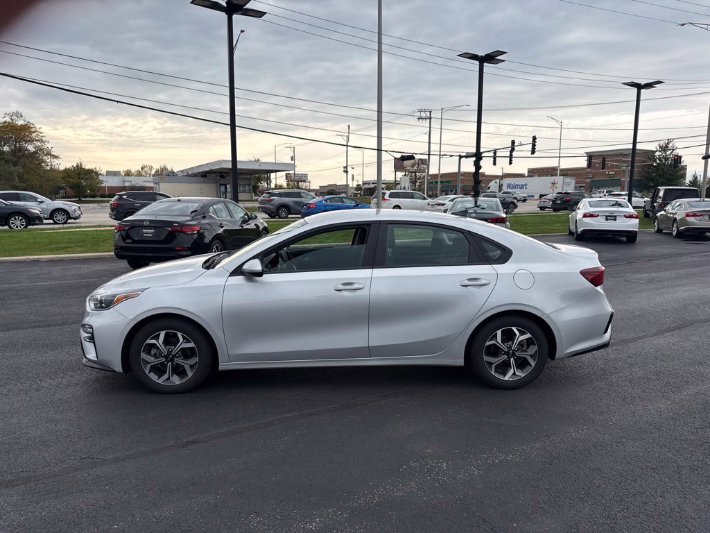 Used 2021 Silver Kia LXS image 2
