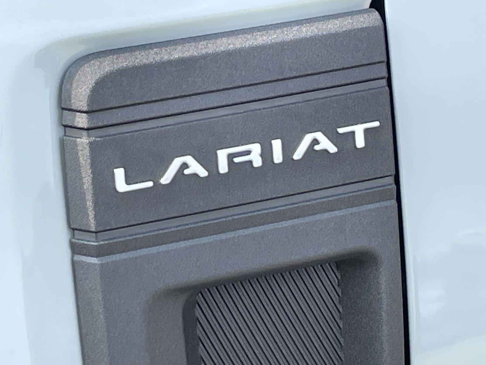 Used 2022 Cactus Gray Ford Lariat image 19
