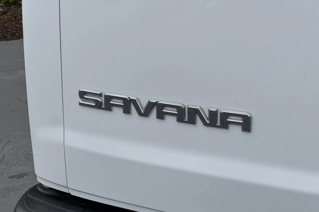 Used 2025 Summit White GMC Work Van image 26