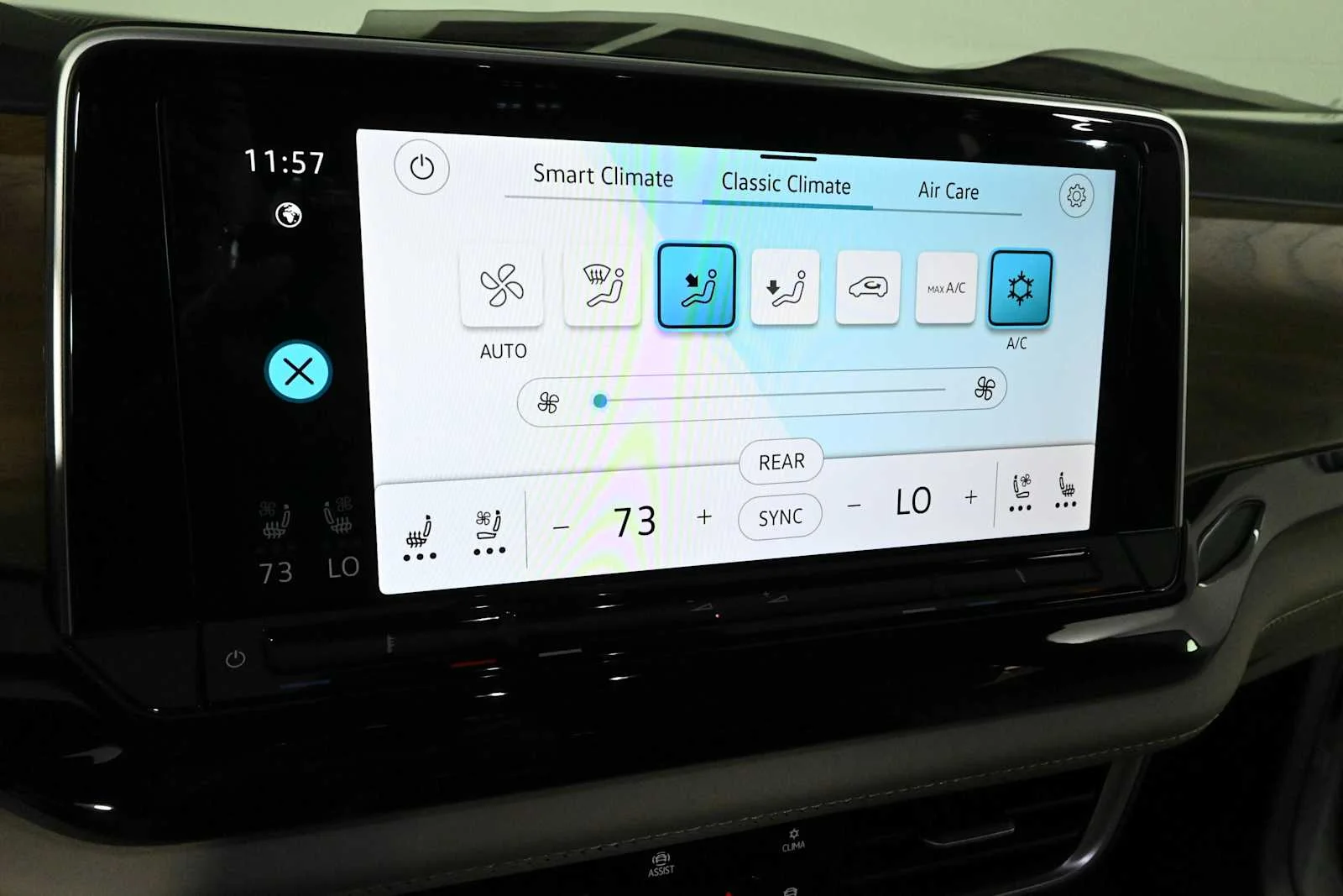 New 2026 Opal White Pearl Volkswagen 2.0T SE image 25