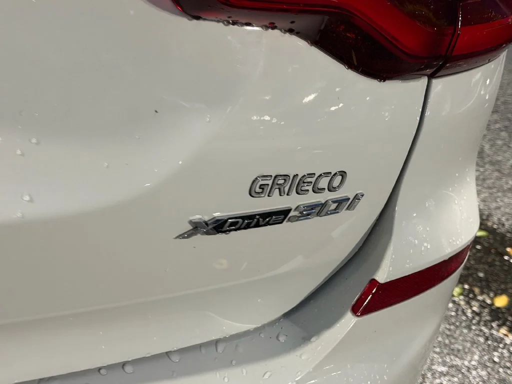 Used 2021 White BMW xDrive30i image 16