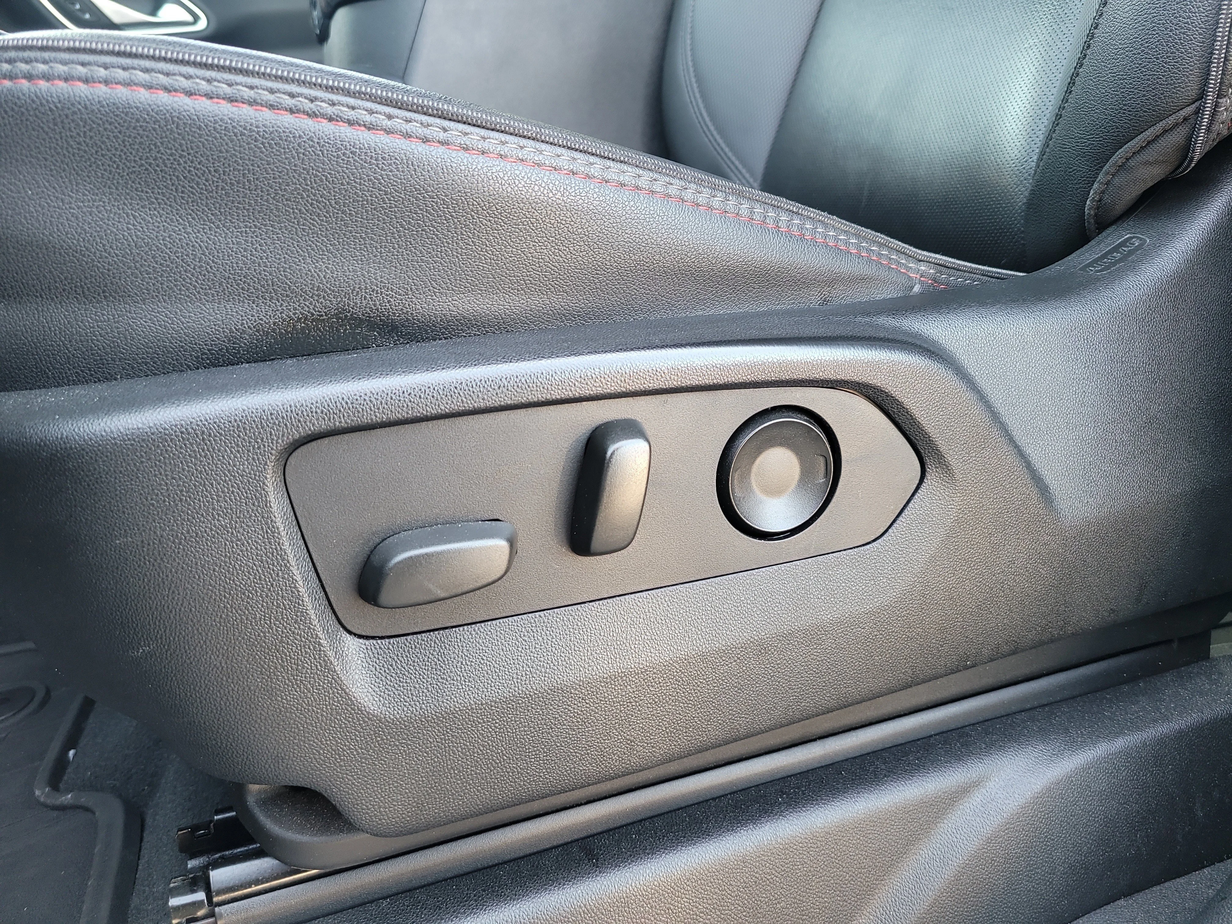 Used 2022 Satin Steel Metallic Chevrolet RST image 19