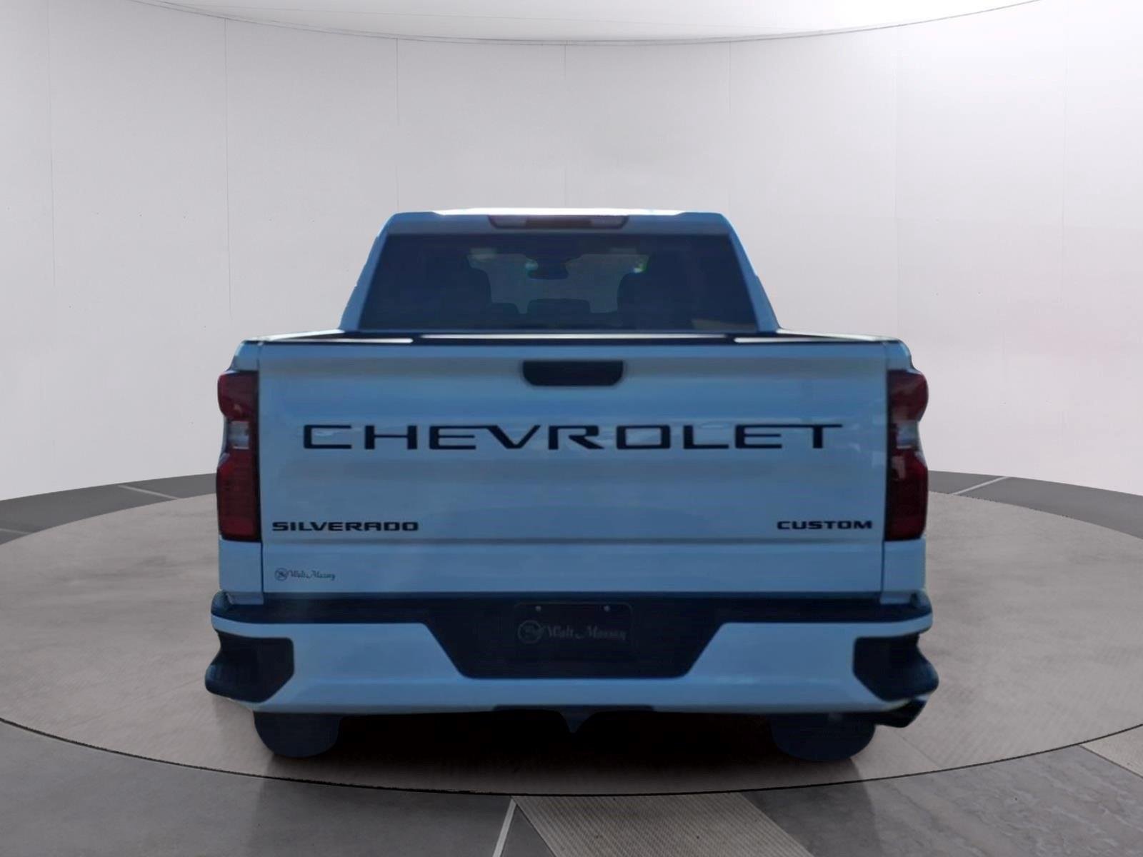 New 2026 Summit White Chevrolet Custom image 4