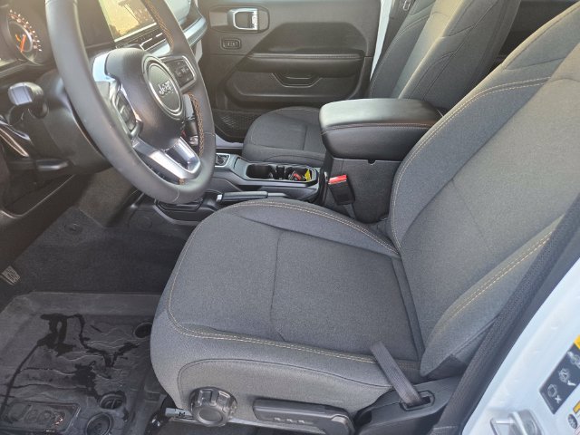 Used 2024 White Jeep Sahara image 15