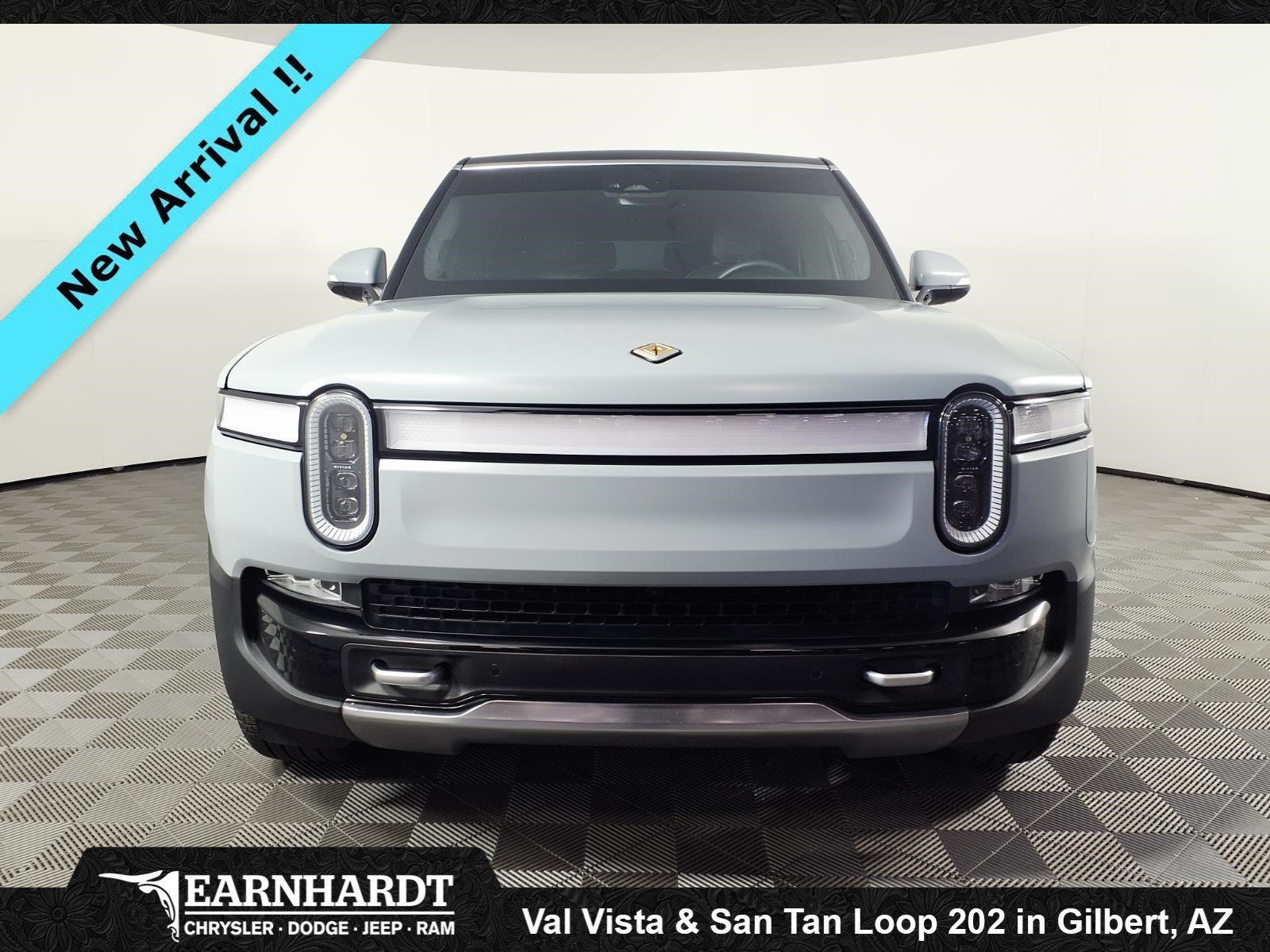 Used 2024 Rivian R1S Adventure with VIN 7PDSGABA3RN038055 for sale in Gilbert, AZ