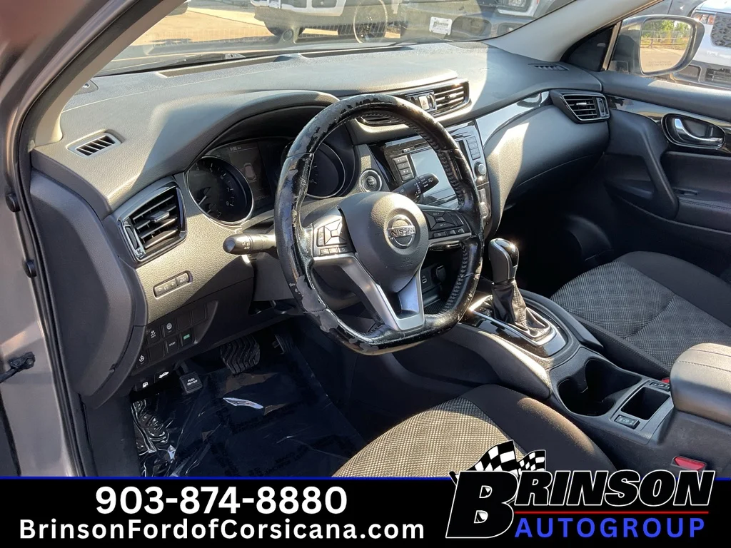 Used 2021 Gun Metallic Nissan SV image 25