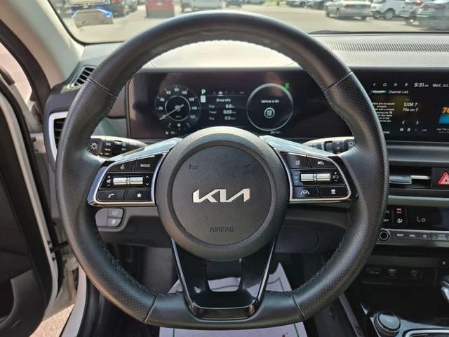 Used 2024 White Kia SX image 32