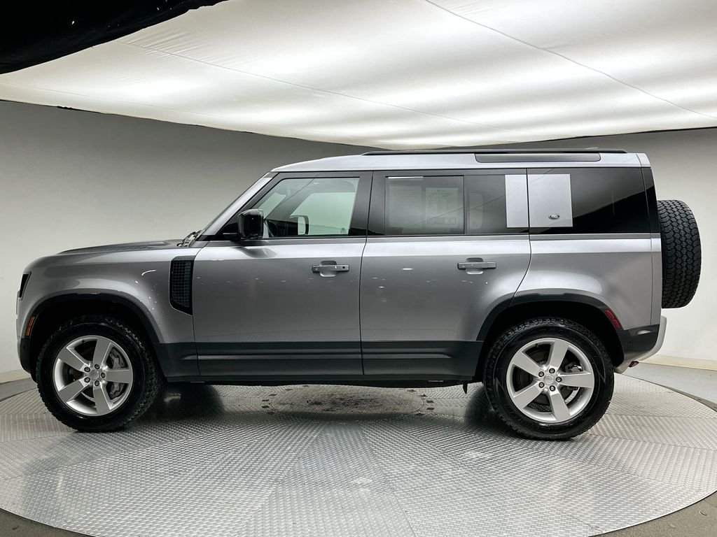 Used 2024 Eiger Gray Metallic Land Rover S image 10
